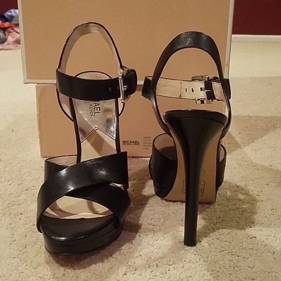 Michael Kors Shoes - Michael Kors Oskana Sandals